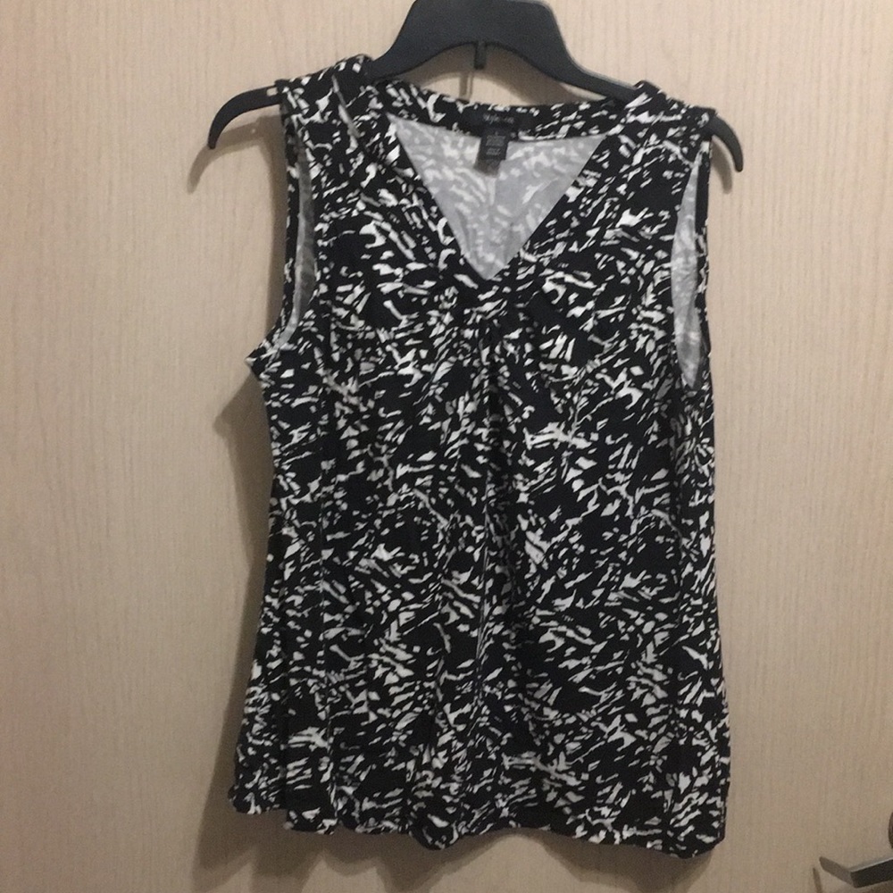Style & Co Black & White Sleeveless Top